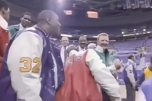 NBA历史50大巨星活动现场 乔丹自觉走到C位~有趣的互动